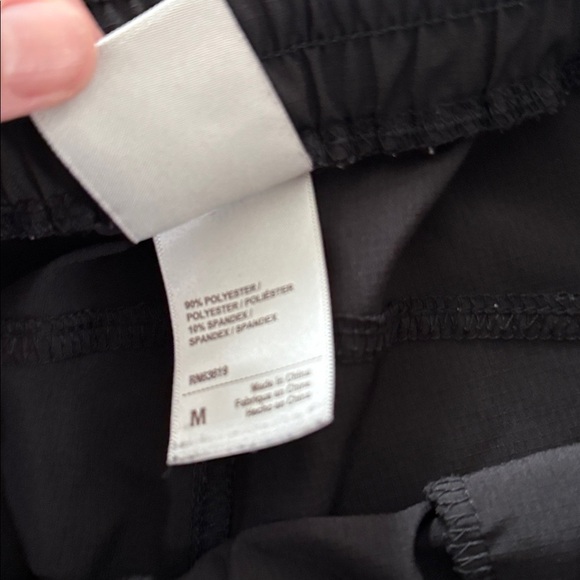 Avalanche Outdoor supply company black shorts medium - Picture 4 of 4